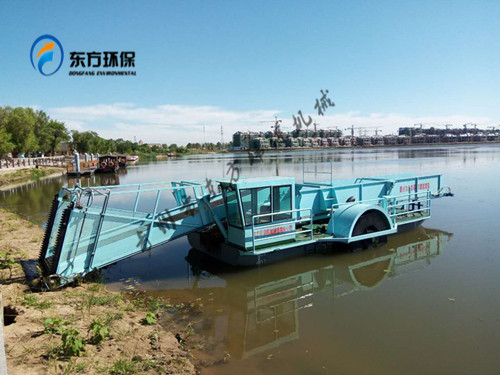 黑龙江齐齐哈尔动植物园购买的DF-GC85型割草船